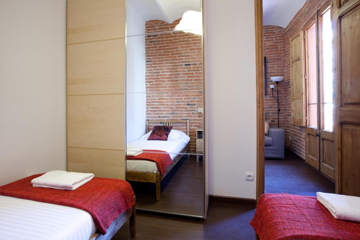 2-Bedroom Apartment For Families Barcelona Exteriör bild