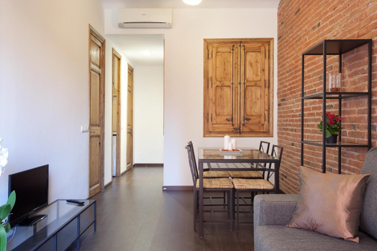 2-Bedroom Apartment For Families Barcelona Exteriör bild