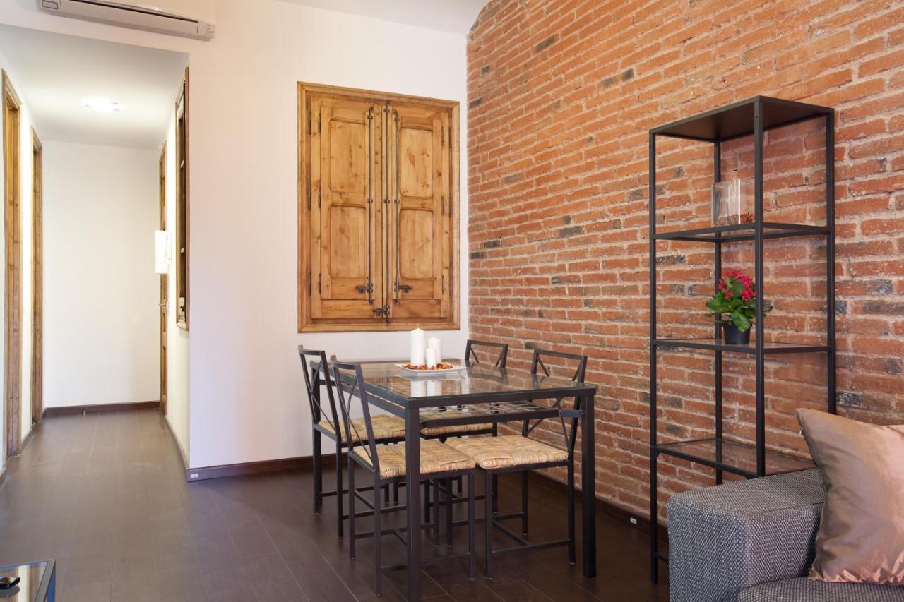 2-Bedroom Apartment For Families Barcelona Exteriör bild