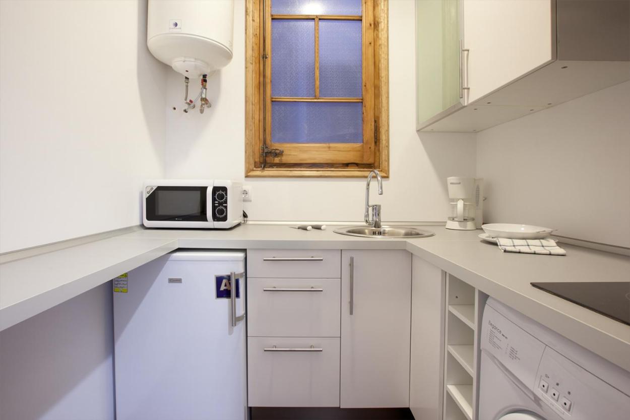 2-Bedroom Apartment For Families Barcelona Exteriör bild